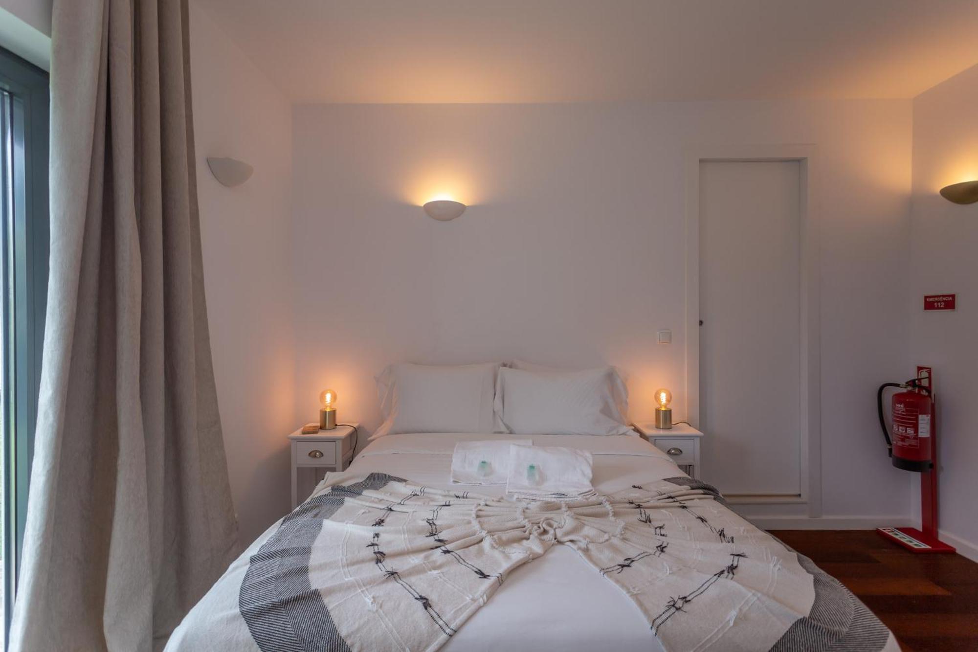 Penedo Escape Sea Suites Colares Exterior foto